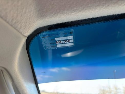 Used 2005 Nissan Titan LE w/ (U01) Nissan Navigation Pkg image 18