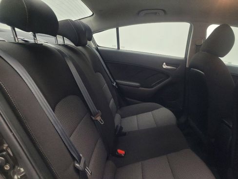 Used 2018 Kia Forte LX image 19