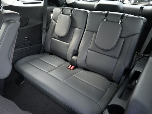 New 2026 Ford Explorer Active w/ Active Comfort Package RWD image 34