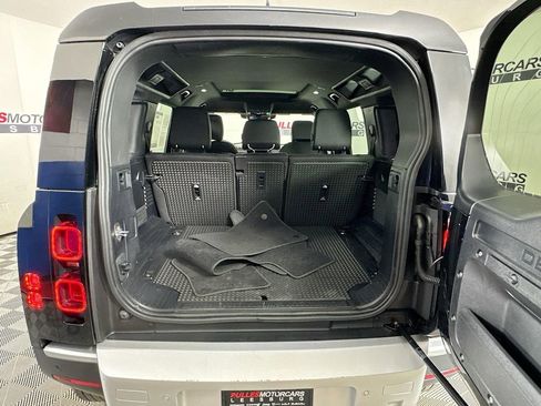 Used 2025 Land Rover Defender 110 S image 24