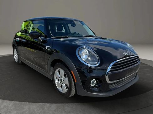 Used 2021 MINI Cooper 2-Door Hardtop FWD image 4