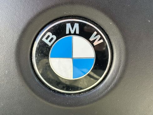 Used 2022 BMW X6 xDrive40i w/ M Sport Package image 22