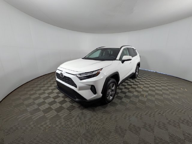 Used 2025 Toyota RAV4 XLE FWD image 25