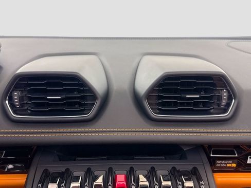 Used 2020 Lamborghini Huracan EVO image 26