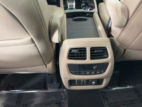 Used 2017 Honda Pilot Touring image 25