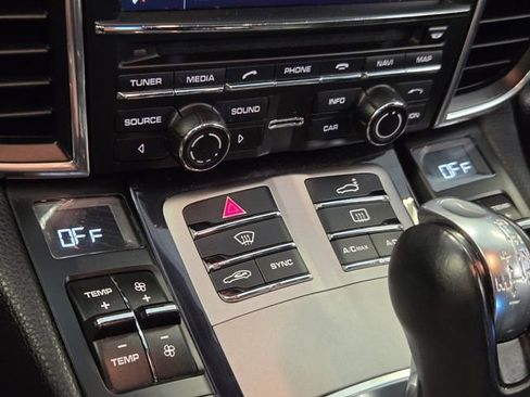 Used 2014 Porsche Panamera S RWD image 21