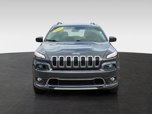 Used 2018 Jeep Cherokee Overland AWD/4WD image 2