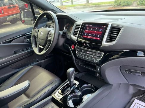Certified 2019 Honda Ridgeline Black Edition image 22