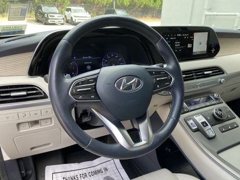 Used 2022 Hyundai Palisade SEL w/ Premium Package FWD image 17