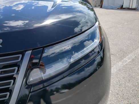 Used 2025 Land Rover Range Rover Velar S image 9