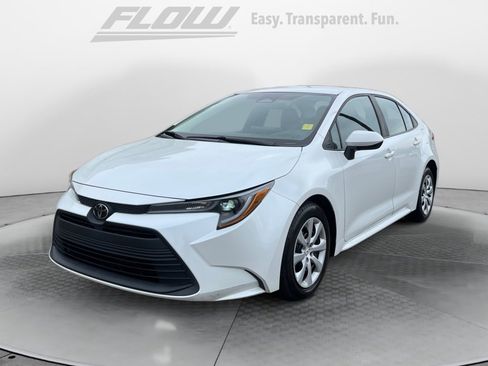 Used 2023 Toyota Corolla LE image 4