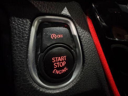 Used 2018 BMW M3 image 32