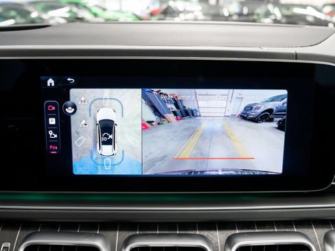 Used 2025 Mercedes-Benz Maybach GLS 600 4MATIC image 39