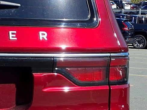 Used 2023 Jeep Wagoneer Series III w/ Premium Group I image 8