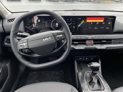 New 2025 Kia K4 EX image 21