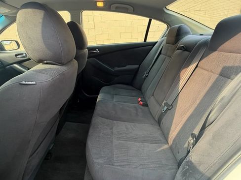 Used 2010 Nissan Altima 2.5 S FWD image 11