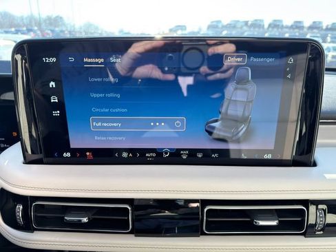 Used 2025 Lincoln Aviator Reserve w/ Equipment Group 201A image 42