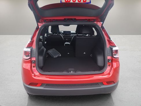 New 2026 Jeep Compass Latitude AWD/4WD image 9