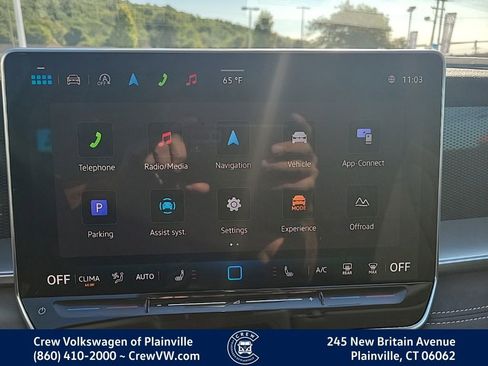 New 2025 Volkswagen Tiguan SE image 12