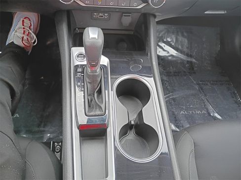 Used 2024 Nissan Altima 2.5 SV image 23