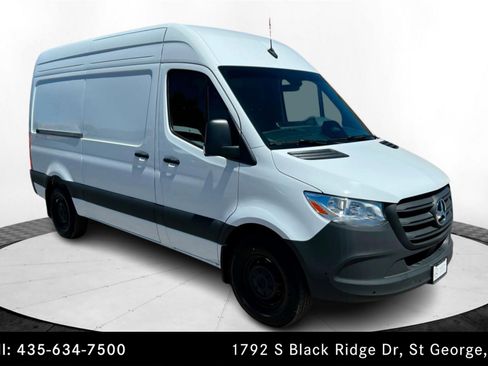 Used 2025 Mercedes-Benz Sprinter 2500 image 7