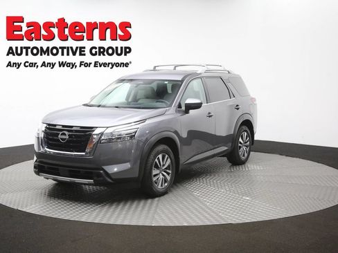 Used 2023 Nissan Pathfinder SL AWD/4WD image 55