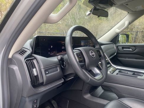 Used 2025 Nissan Armada SV image 13