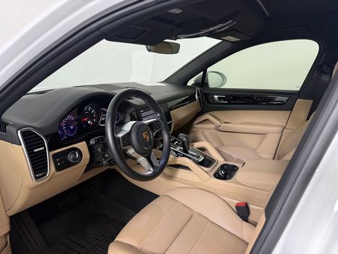 Certified 2022 Porsche Cayenne Coupe AWD/4WD image 4