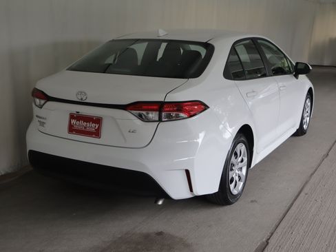 Used 2024 Toyota Corolla LE FWD image 6