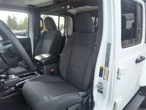 Used 2023 Jeep Gladiator Sport image 11