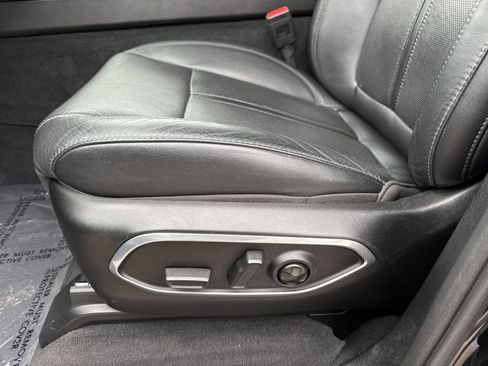 Used 2023 Jeep Wagoneer L Series III w/ Preferred Equipment Group image 48