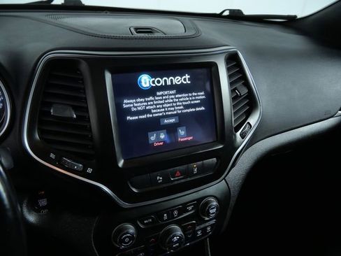 Used 2021 Jeep Cherokee Latitude Lux 80th Anniv w/ Quick Order Package 26U 80TH AWD/4WD image 17