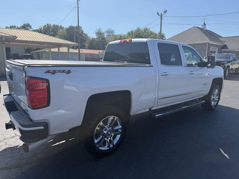 Used 2019 Chevrolet Silverado 2500 High Country w/ Duramax Plus Package AWD/4WD image 5