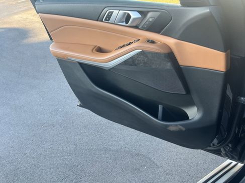 Used 2022 BMW X5 sDrive40i w/ Executive Package image 18