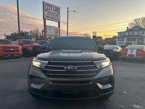 Used 2020 Ford Explorer XLT w/ Comfort Package image 3