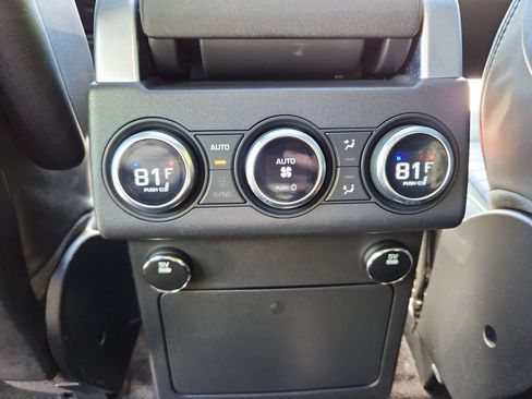 Used 2017 Land Rover Discovery HSE AWD/4WD image 27