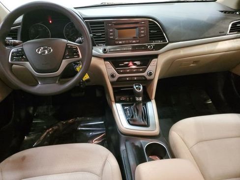 Used 2017 Hyundai Elantra SE image 12