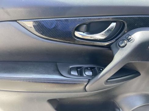 Used 2019 Nissan Rogue SL FWD image 20