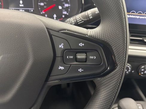 New 2026 Chevrolet Trax LS w/ LS Convenience Package FWD image 12