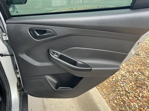 Used 2012 Ford Focus SE FWD image 20