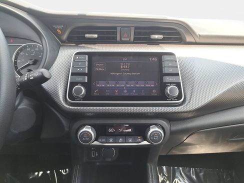 Used 2019 Nissan Kicks SV FWD image 20