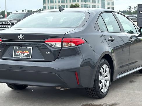 Used 2026 Toyota Corolla LE FWD image 5