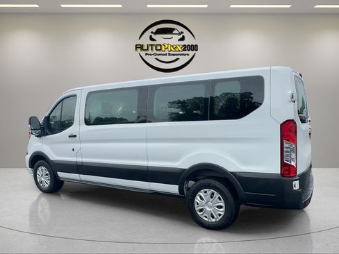 Used 2023 Ford Transit 350 XLT RWD image 5