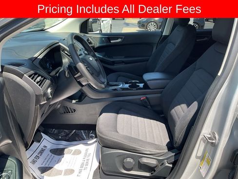 Used 2017 Ford Edge SE FWD image 2