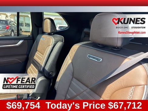 New 2026 GMC Acadia Denali Ultimate w/ LPO, Floor Liner Package AWD/4WD image 44