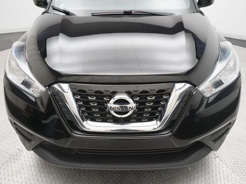 Used 2018 Nissan Kicks SV image 21