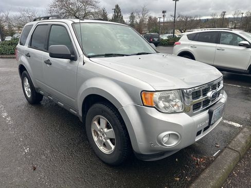 Used 2012 Ford Escape XLT image 3