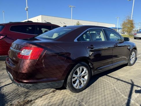 Used 2010 Ford Taurus SEL image 5