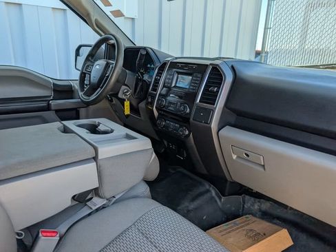Used 2015 Ford F150 XLT AWD/4WD image 26