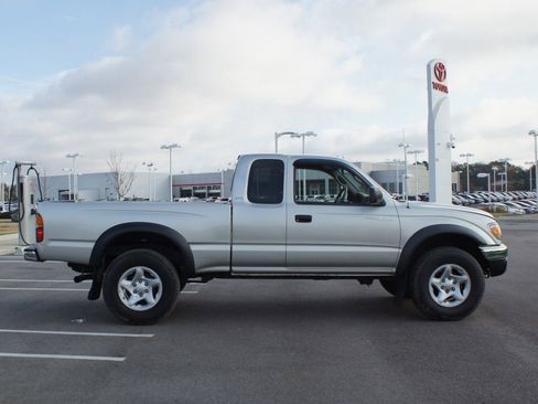 Used 2004 Toyota Tacoma PreRunner image 17